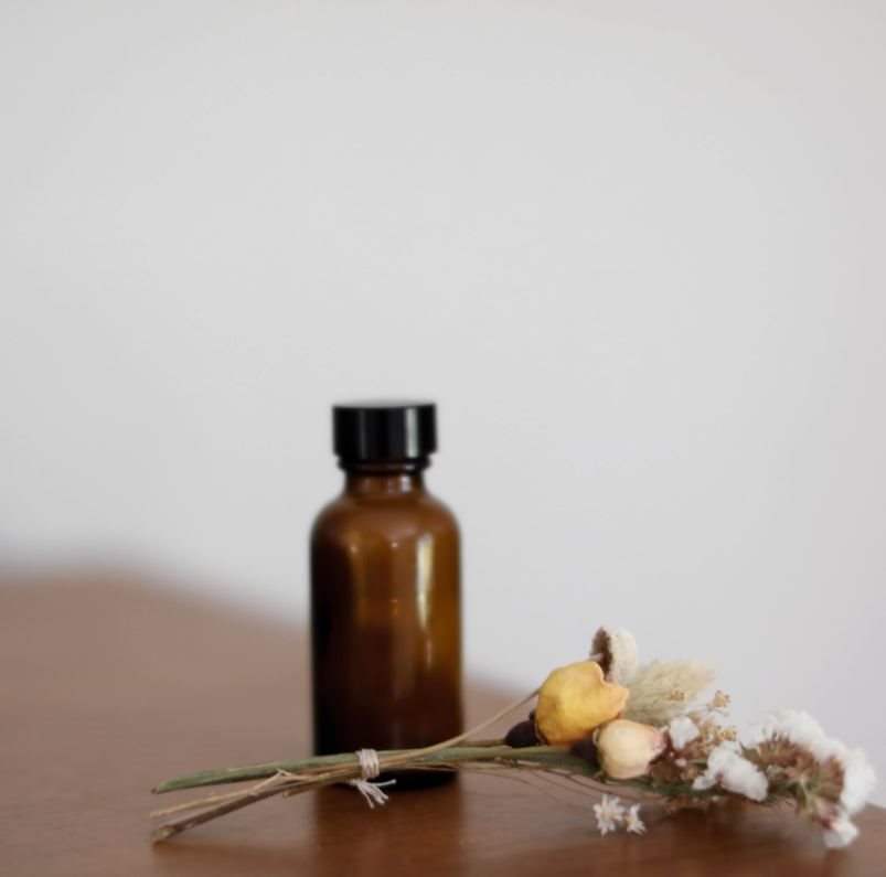 Diffusing Aphrodite Oil Blend and Flowers Set